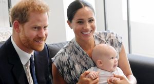 MEGHAN MARKLE VE PRENS HARRY’NİN BİRİNCİ PODCAST KISMI YAYINLANDI