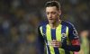 Mesut Özil’den aile pozu! Eşi ve çocuklarını paylaştı