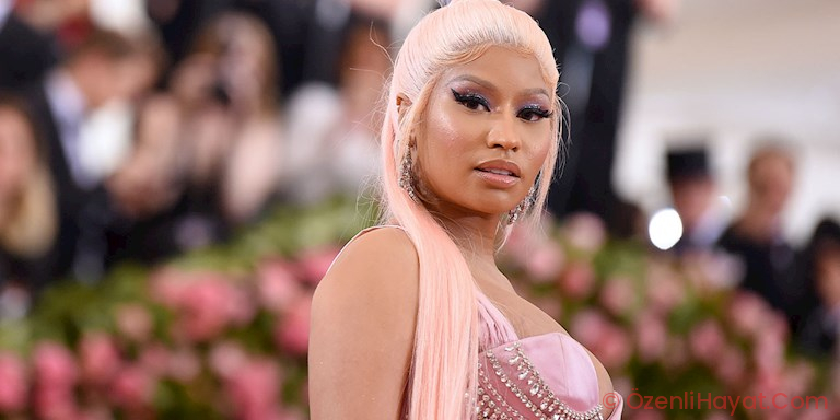 NICKI MINAJ BİRİNCİ BEBEĞİNE GEBE