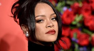 RIHANNA SAÇ BAKIM RUTİNİMİZDE FARK YARATMAYA HAZIRLANIYOR