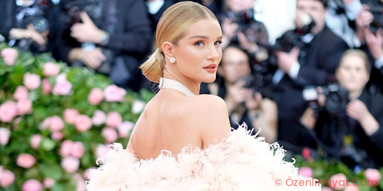 ROSIE HUNTINGTON-WHITELEY HOŞLUK PROGRAMINA BAŞLIYOR! ROSIE HUNTINGTON-WHITELEY HOŞLUK PROGRAMINA BAŞLIYOR!