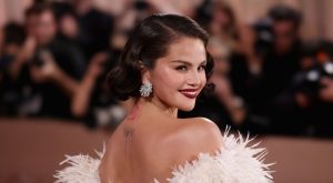 Selena Gomez s ‘Petal Pink Nude Mani’ Proves You Should Choose Polish Like Foundation