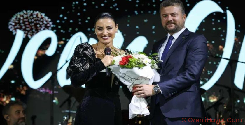 Skandal Phuket tatili sonrası duyurdu! Sevcan Orhan Buca Belediye Başkanı ile evleniyor! Skandal Phuket tatili sonrası duyurdu! Sevcan Orhan Buca Belediye Başkanı ile evleniyor!