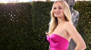 SOPHIE TURNER PRENSES CHARLOTTE’U SESLENDİRECEK