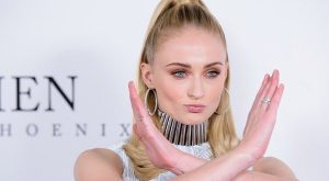 SOPHIE TURNER’IN KIYMETLİ BİR BİLDİRİSİ VAR!