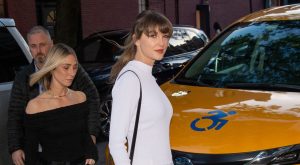 Taylor Swift Demonstrates the Easiest Way to Elevate a Ponytail This Summer