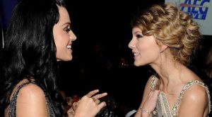 TAYLOR SWIFT, KATY PERRY’NİN KIZINA BİR ARMAĞAN YOLLADI