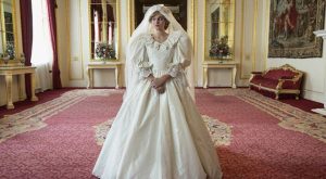 ‘THE CROWN’ SERİSİNDEKİ GELİNLİĞİN İMALİ 14 HAFTA SÜRMÜŞ!