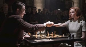 ‘THE QUEEN’S GAMBIT’ DİZİSİ HAKKINDA BİLMENİZ GEREKENLER