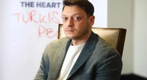 Üçüncü kere baba olan Mesut Özil’den manalı bağış: Dünyanın öbür ucuna umut oldu!