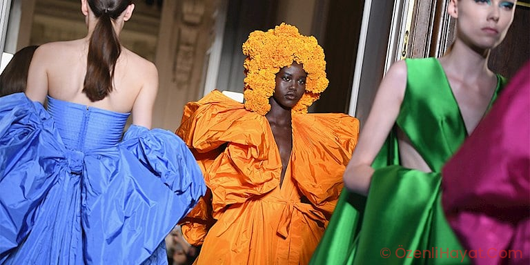 VALENTINO COUTURE KOLEKSİYONUNU DİJİTAL OLARAK SUNUYOR