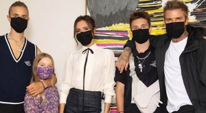 VICTORIA BECKHAM LONDRA MODA HAFTASI DEFİLESİNİ İPTAL ETTİ