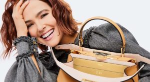 YENİ FENDI PEEKABOO ADETA GÜLÜMSÜYOR!
