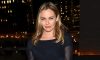 ALICIA SILVERSTONE, İKONİK “CLUELESS” SAHNESİNİ YİNE CANLANDIRDI