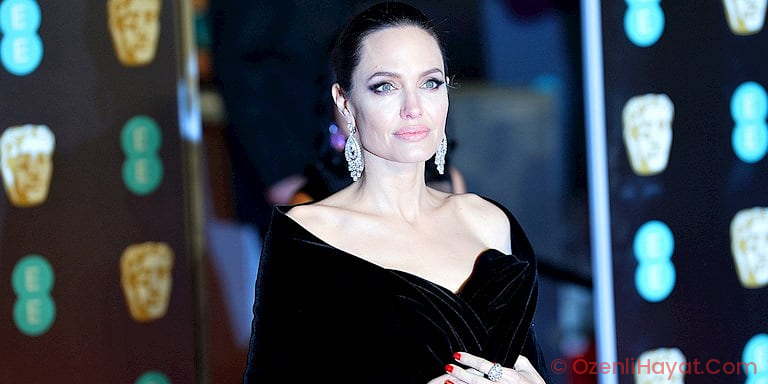 ANGELINA JOLIE, AFGANİSTAN İÇİN INSTAGRAM’A KATILDI ANGELINA JOLIE, AFGANİSTAN İÇİN INSTAGRAM’A KATILDI