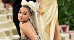 ARIANA GRANDE BİR HOŞLUK MARKASI KURUYOR