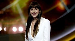 DAKOTA JOHNSON’IN ‘PERSUASION’ SİNEMASINDAN BİRİNCİ İMAJLAR