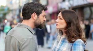 Dizi setindeki senaryo gerçek oldu: Arbede eden oyunculara müdahale etti!