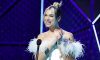 DUA LIPA YENİ SAÇ TARZIMIZA İLHAM KAYNAĞI OLUYOR DUA LIPA YENİ SAÇ TARZIMIZA İLHAM KAYNAĞI OLUYOR