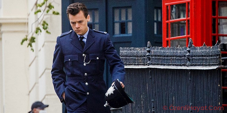 EMMA CORRIN VE HARRY STYLES’IN MY POLICEMAN SİNEMASINDAN BİRİNCİ FOTOĞRAFLAR