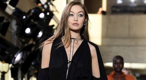 GIGI HADID’DEN PAPARAZZILERE MEKTUP