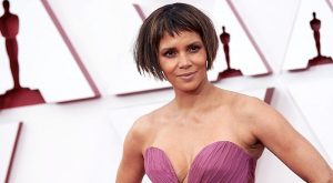 HALLE BERRY’DEN BİR AY GECİKEN 1 NİSAN LATİFESİ