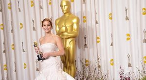 JENNIFER LAWRENCE GOOGLE’DA EN ÇOK ARANAN OSCAR KIRMIZI HALI YILDIZI OLDU