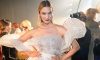 KARLIE KLOSS, DOĞUMDAN 5 AY SONRA KARIN KASLARI İLE KARŞIMIZDA