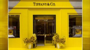 KARŞINIZDA YENİ İKONİK “TIFFANY&CO. SARISI” KARŞINIZDA YENİ İKONİK “TIFFANY&CO. SARISI”