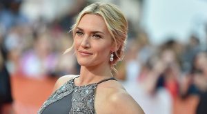 KATE WINSLET EN SEVDİĞİ KIRMIZI HALI TARZINI PAYLAŞTI