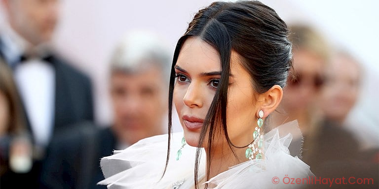 KENDALL JENNER VE DEVIN BOOKER 1. YILDÖNÜMLERİNİ KUTLADI!