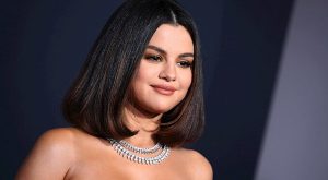 SELENA GOMEZ’DEN TÜM BEDENLERİ KUTLAYAN İŞBİRLİĞİ