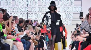 VALENTINO DÜNYA GENELİNDE VINTAGE BUTİKLER İLE BİR ORTAYA GELİYOR
