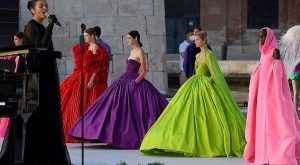 VALENTINO SONBAHAR 2021 COUTURE GÖSTERİSİ