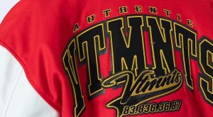 VETEMENTS YENİ MARKASI İÇİN SESLİ HARFLERİNİ ATTI