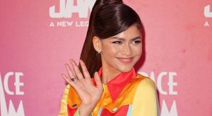 ZENDAYA’DAN RENKLİ BİR KOVBOY TARZI